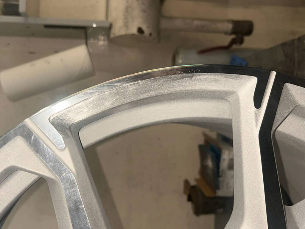 Profesjonalna renowacja felg aluminiowych BMW 741M