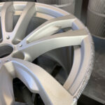 Proces malowania felg z toczeniem CNC frontów BMW X5 R20