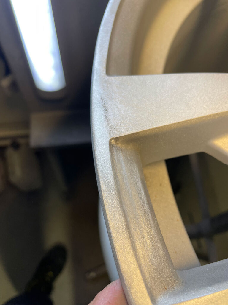 Proces malowania felg z toczeniem CNC frontów BMW X5 R20