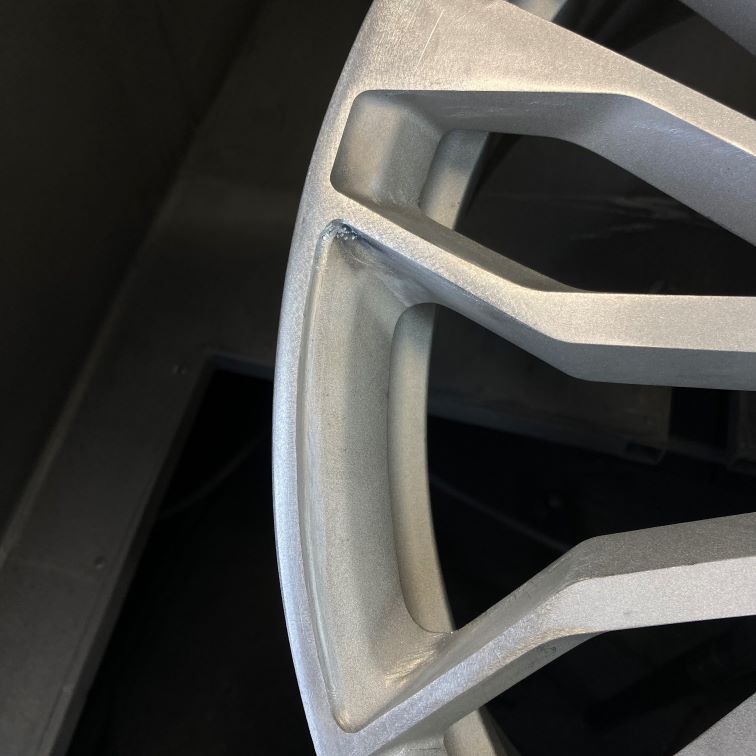 Trudności przy regeneracji felg z toczeniem CNC