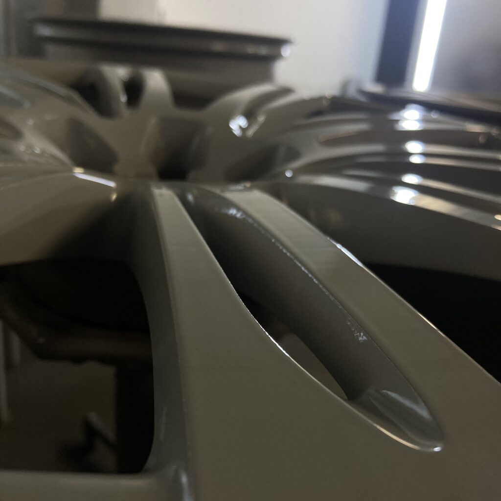 Jakie rodzaje usterek można napotkać przy regeneracji felg