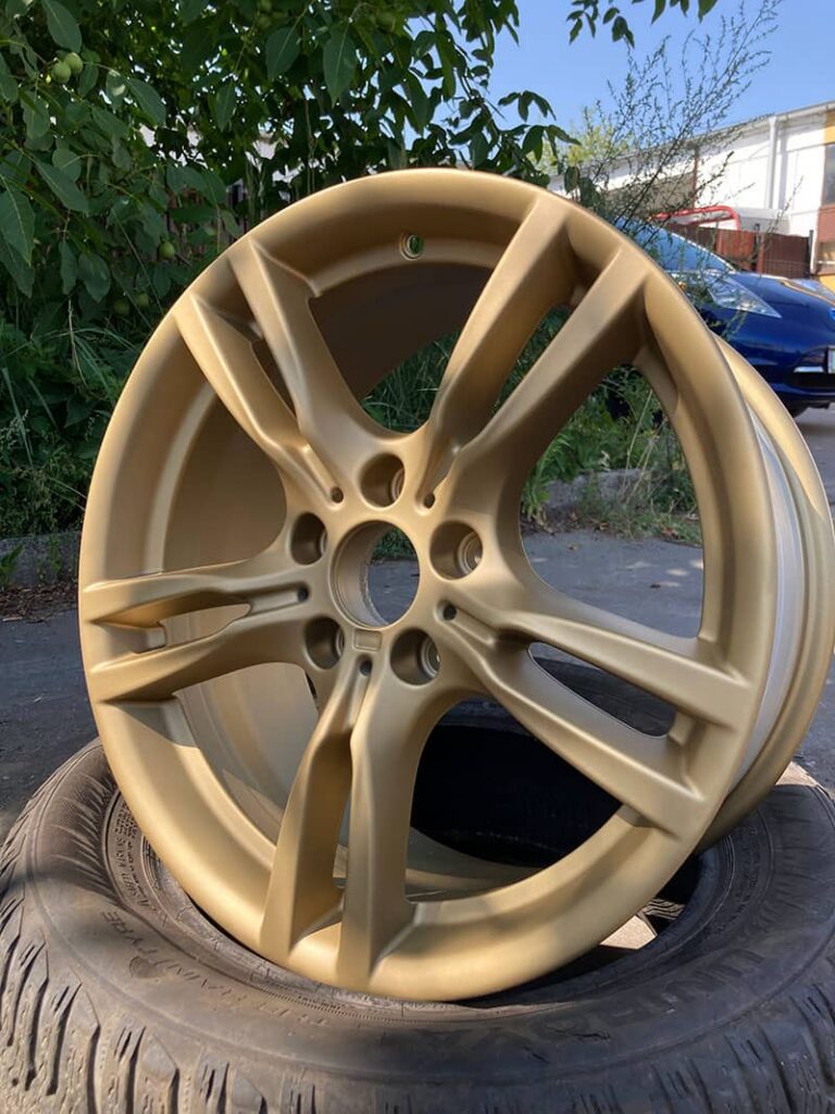 Malowanie felg na złoto